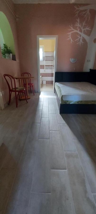 Apartamento Regina Vendégház Miskolc Exterior foto
