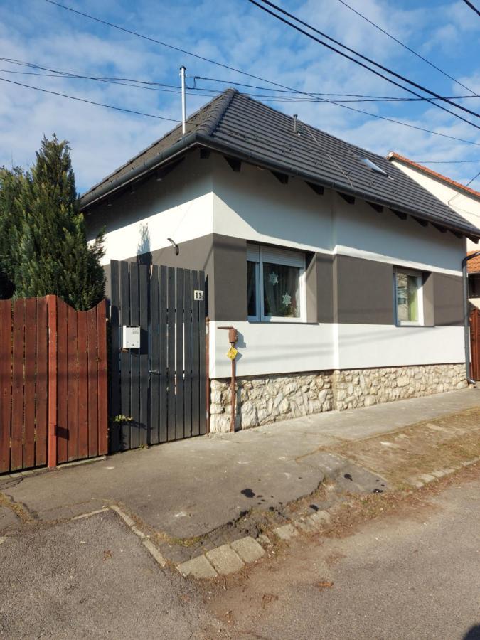 Apartamento Regina Vendégház Miskolc Exterior foto